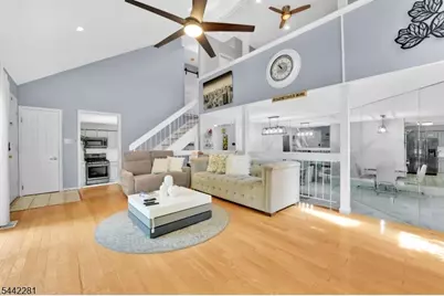 203 Kingsberry Dr, Franklin Township, NJ 08873 - Photo 3