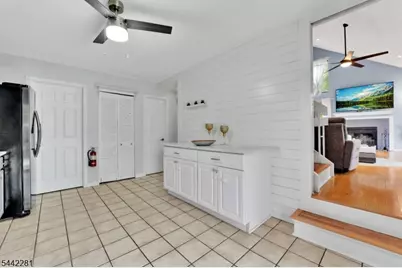 203 Kingsberry Dr, Franklin Township, NJ 08873 - Photo 7