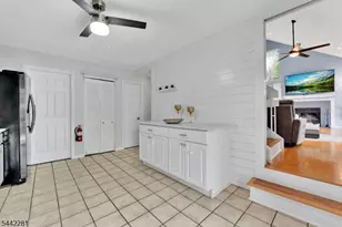 203 Kingsberry Dr, Franklin Township, NJ 08873 - Photo 7