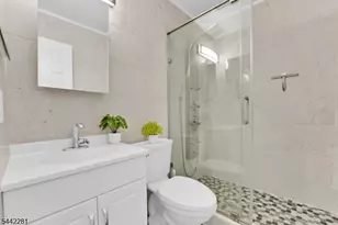 203 Kingsberry Dr, Franklin Township, NJ 08873 - Photo 13