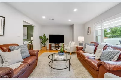 27 Harvest Ln, Livingston, NJ 07039 - Photo 15