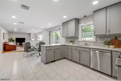 27 Harvest Ln, Livingston, NJ 07039 - Photo 21
