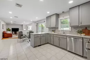27 Harvest Ln, Livingston, NJ 07039 - Photo 21