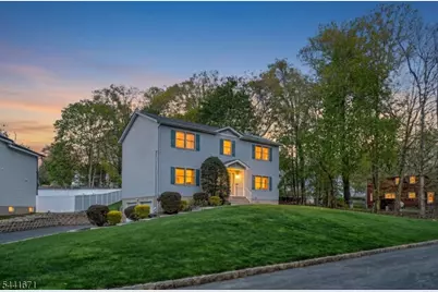 27 Harvest Ln, Livingston, NJ 07039 - Photo 5