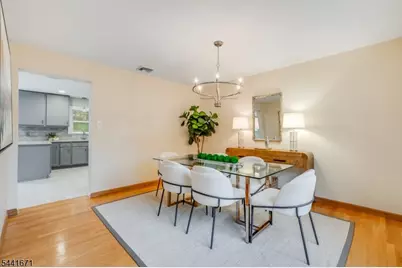 27 Harvest Ln, Livingston, NJ 07039 - Photo 25