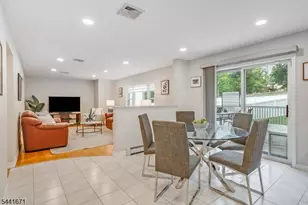 27 Harvest Ln, Livingston, NJ 07039 - Photo 17