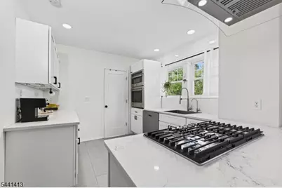 244 3rd St, Dunellen, NJ 08812 - Photo 13