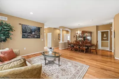 43 Renaissance Blvd, Franklin Township, NJ 08873 - Photo 7
