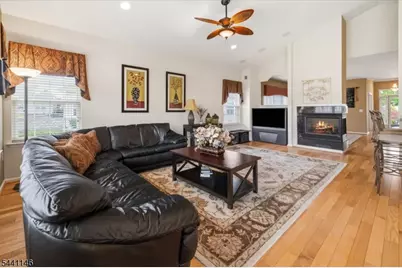 43 Renaissance Blvd, Franklin Township, NJ 08873 - Photo 17