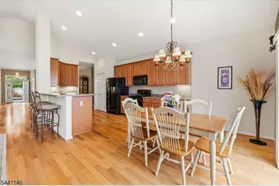 43 Renaissance Blvd, Franklin Township, NJ 08873 - Photo 15