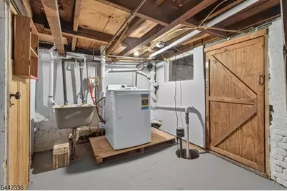 255 S 18th St, Newark, NJ 07103 - Photo 19