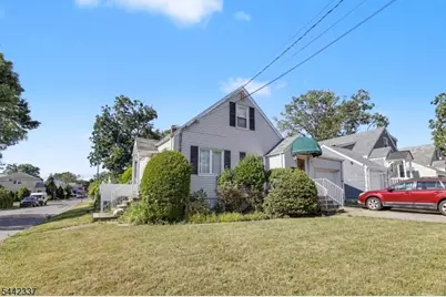 55 Stillman Ave, Bergenfield, NJ 07621 - Photo 3