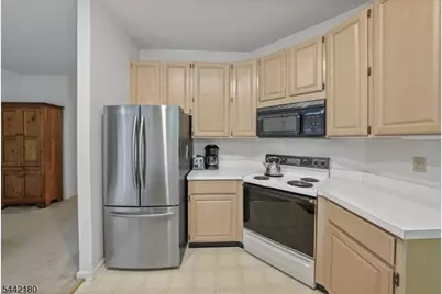 18 Pheasant Brook Court, Bedminster Township, NJ 07921 - Photo 17