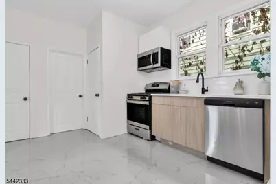 240 W End Ave, Newark, NJ 07106 - Photo 17