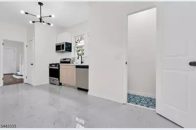 240 W End Ave, Newark, NJ 07106 - Photo 23