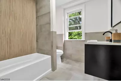 240 W End Ave, Newark, NJ 07106 - Photo 27