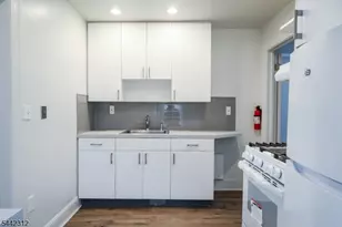 17 Hazelwood Ave, Newark, NJ 07106 - Photo 1