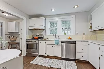 24 College Ave, Montclair, NJ 07043 - Photo 15