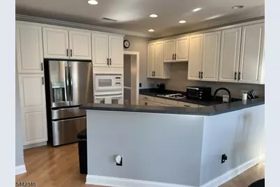 22 Briar Ct, Hardyston Township, NJ 07419 - Photo 3