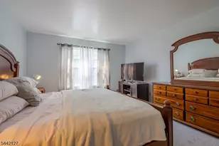 73 Kentucky Way, Freehold Township, NJ 07728 - Photo 15
