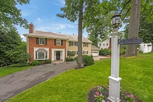 18 Kings Hill Ct, Summit, NJ 07901 - Photo 1