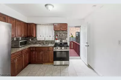 8 Van Nostrand Ave, Jersey City, NJ 07305 - Photo 11