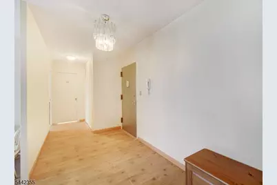 1 Claridge Dr #925, Verona Twp., NJ 07044 - Photo 11