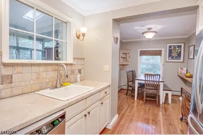 91 W Glen Rd, Denville, NJ 07834 - Photo 9