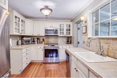 91 W Glen Rd, Denville, NJ 07834 - Photo 7