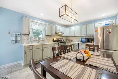 15 E Pierrepont Ave, Rutherford, NJ 07070 - Photo 13