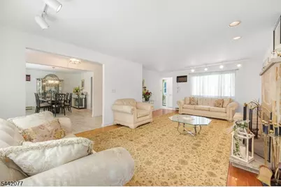 15 E Pierrepont Ave, Rutherford, NJ 07070 - Photo 3