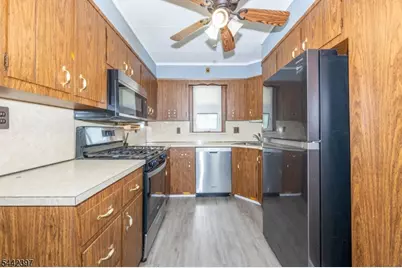 8-02 Henderson Blvd, Fair Lawn, NJ 07410 - Photo 15