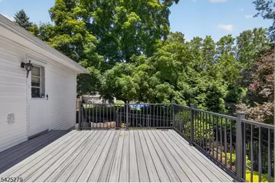10 Rockledge Ter, Pequannock Township, NJ 07444 - Photo 11