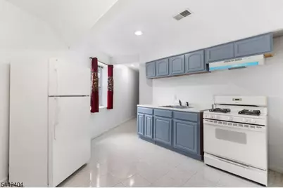 640 Riverside Ave, Lyndhurst Township, NJ 07071 - Photo 21