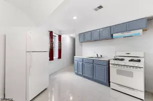 640 Riverside Ave, Lyndhurst Township, NJ 07071 - Photo 21