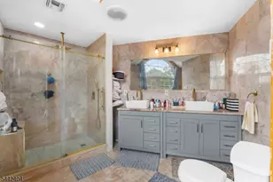 640 Riverside Ave, Lyndhurst Township, NJ 07071 - Photo 19
