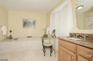 72 Birch Ln, Wayne Twp., NJ 07470 - Photo 27