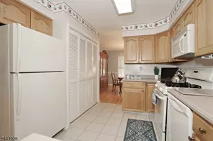 72 Birch Ln, Wayne Twp., NJ 07470 - Photo 17