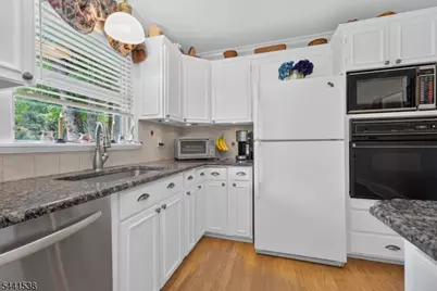 653 Foothill Rd, Bridgewater, NJ 08807 - Photo 15