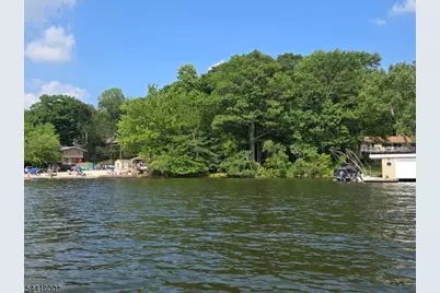 4 Maine St, Jefferson Township, NJ 07849 - Photo 3
