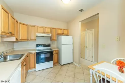 375 Rifle Camp Rd #202, Woodland Park, NJ 07424 - Photo 7