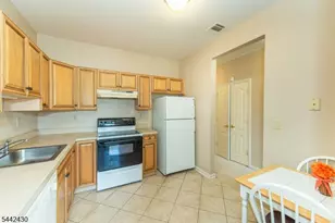375 Rifle Camp Rd, Woodland Park, NJ 07424 - Photo 7