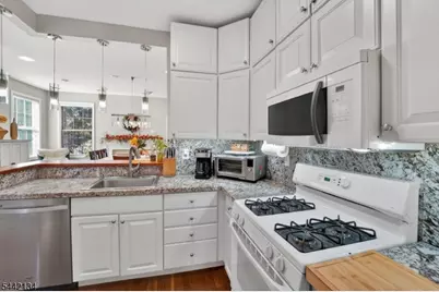 215 Barringer Dr #215, Nutley, NJ 07110 - Photo 9