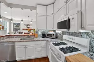 215 Barringer Dr, Nutley, NJ 07110 - Photo 9