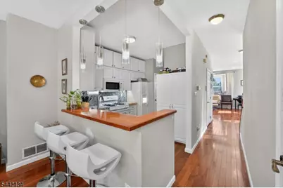215 Barringer Dr #215, Nutley, NJ 07110 - Photo 11