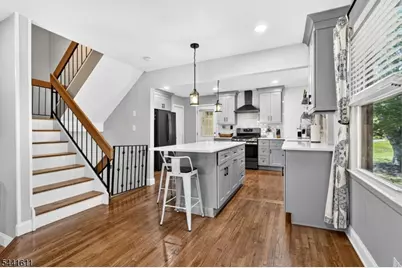 31 Chelsea Cir, Raritan Township, NJ 08822 - Photo 11