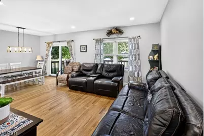 31 Chelsea Cir, Raritan Township, NJ 08822 - Photo 5