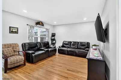 31 Chelsea Cir, Raritan Township, NJ 08822 - Photo 7