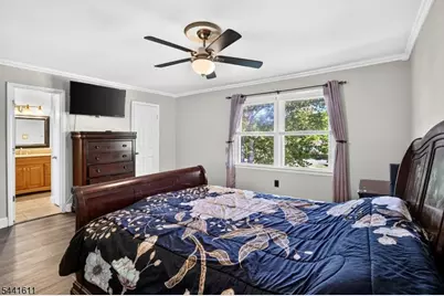 31 Chelsea Cir, Raritan Township, NJ 08822 - Photo 17