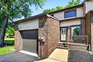 31 Chelsea Cir, Raritan Township, NJ 08822 - Photo 1